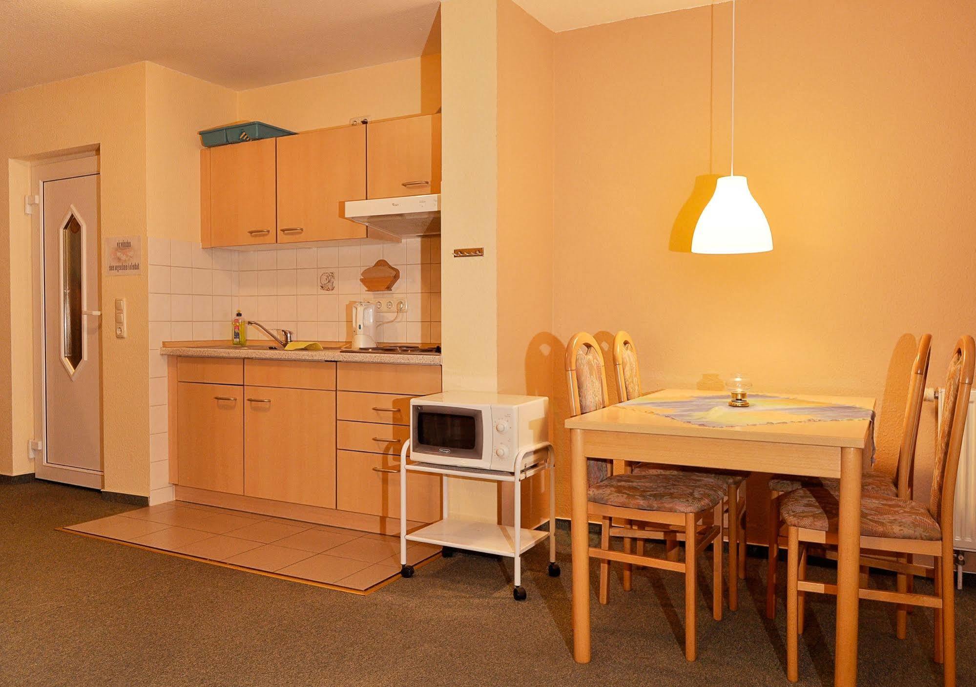 Pension Zum Riedensee Bastorf Extérieur photo