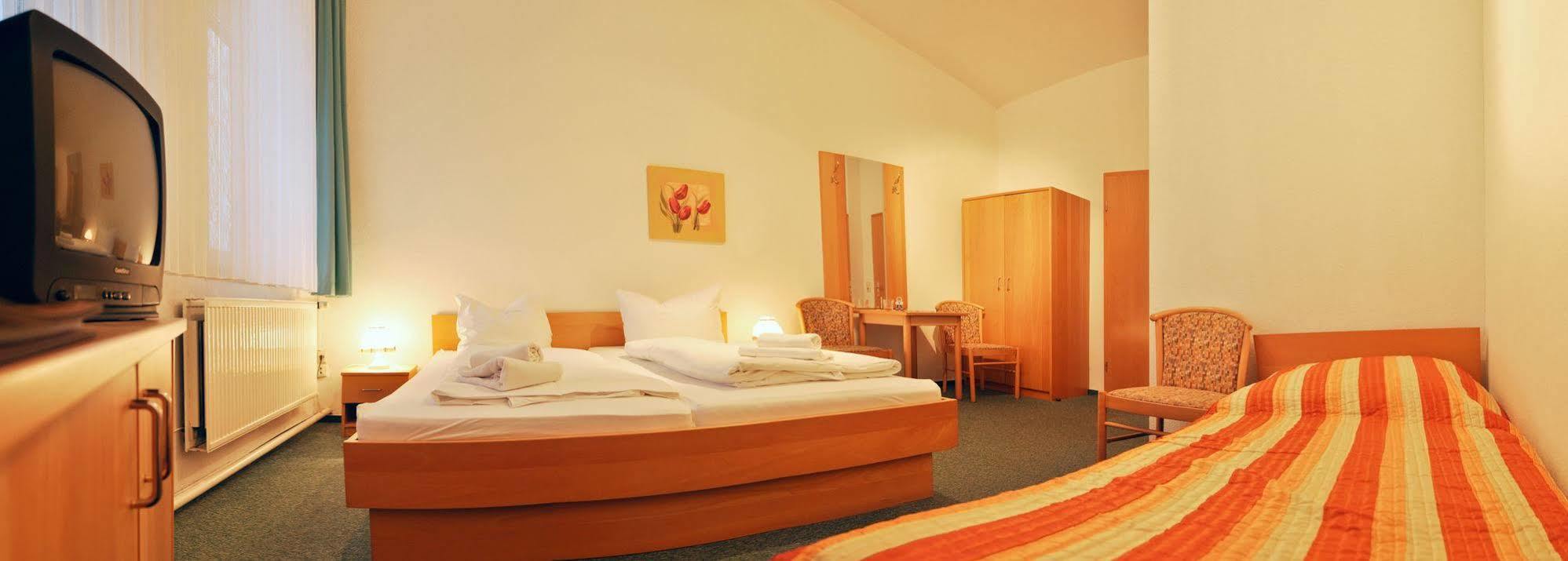 Pension Zum Riedensee Bastorf Extérieur photo